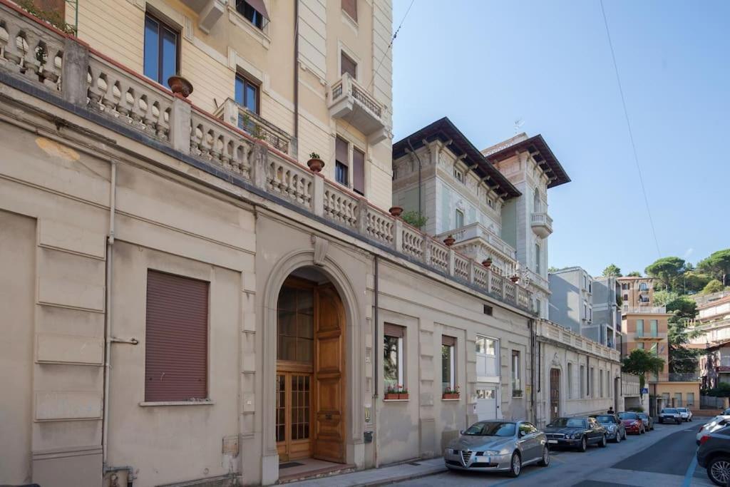 La Casa Del Forziere Verde La Spezia Eksteriør billede